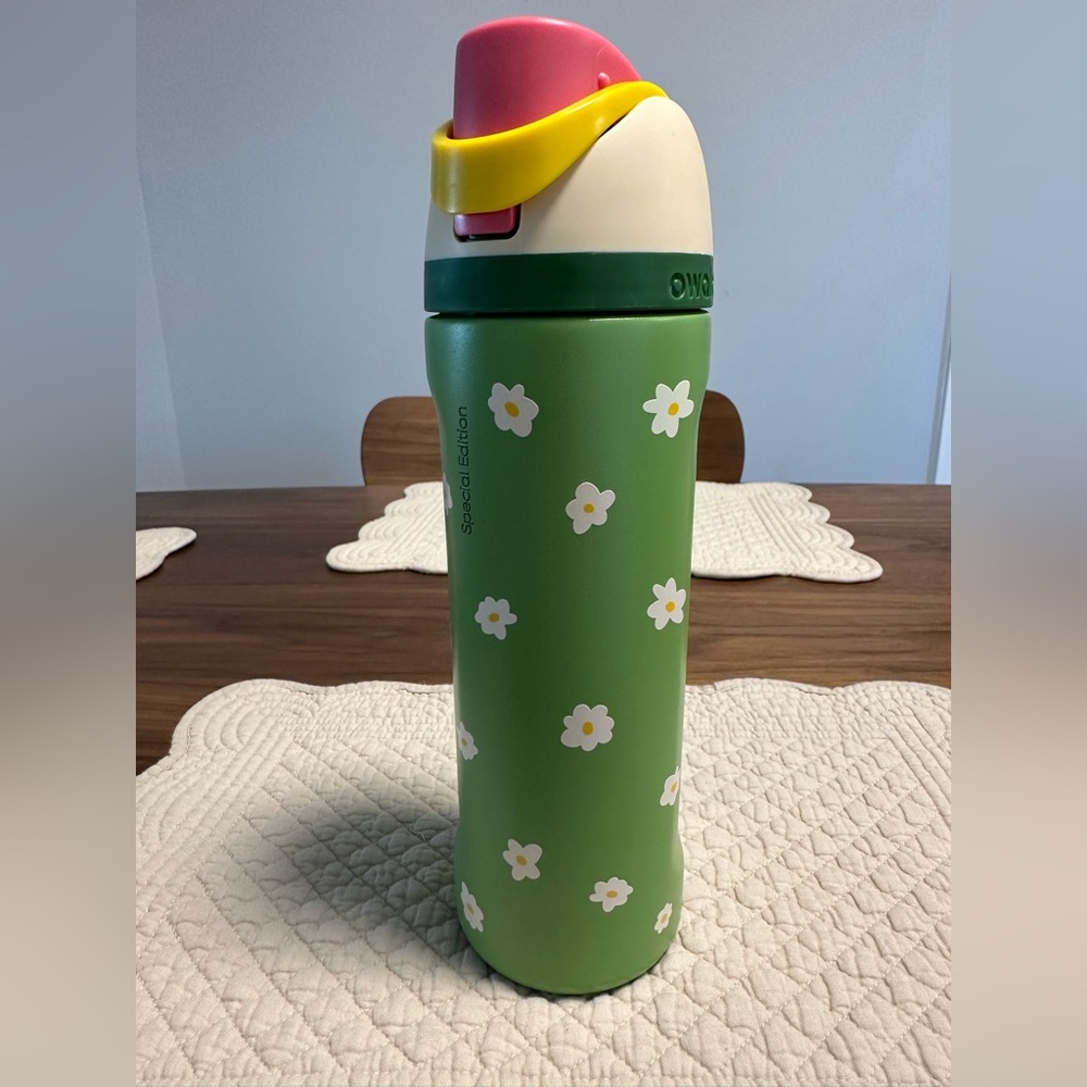 Owala Dick’s Sporting Goods Limited Edition “Darling Daisy” Water Bottle 🌼